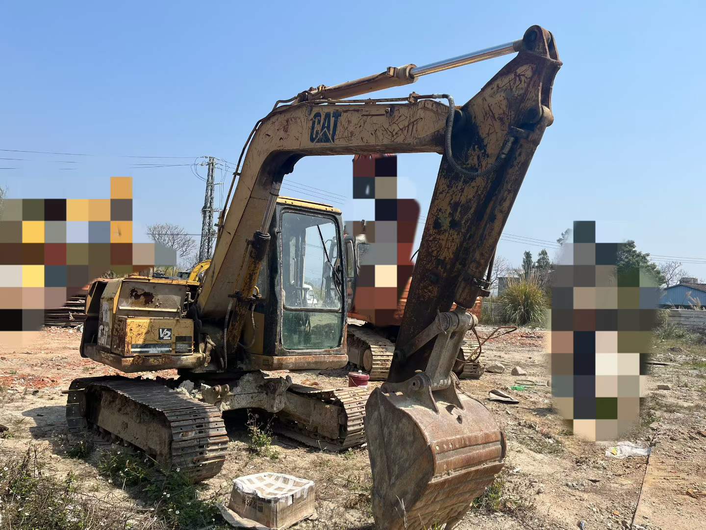 Buy Caterpillar E70B Used Excavator / 3