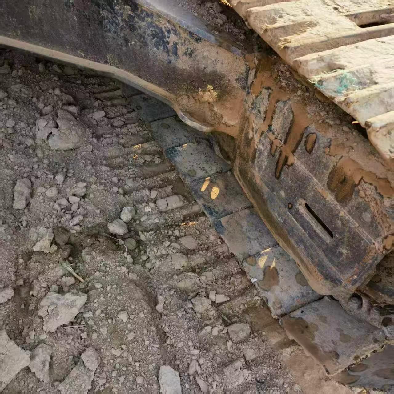 Used Hitachi EX200 Excavator 2012 Model / 9