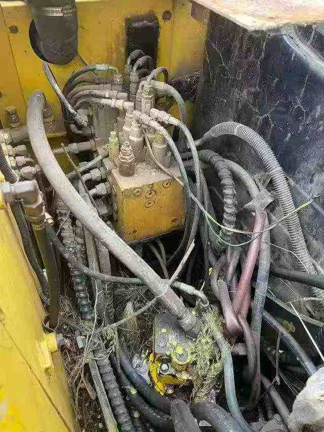 Used Hyundai R80G Excavator 2016 Model / 4