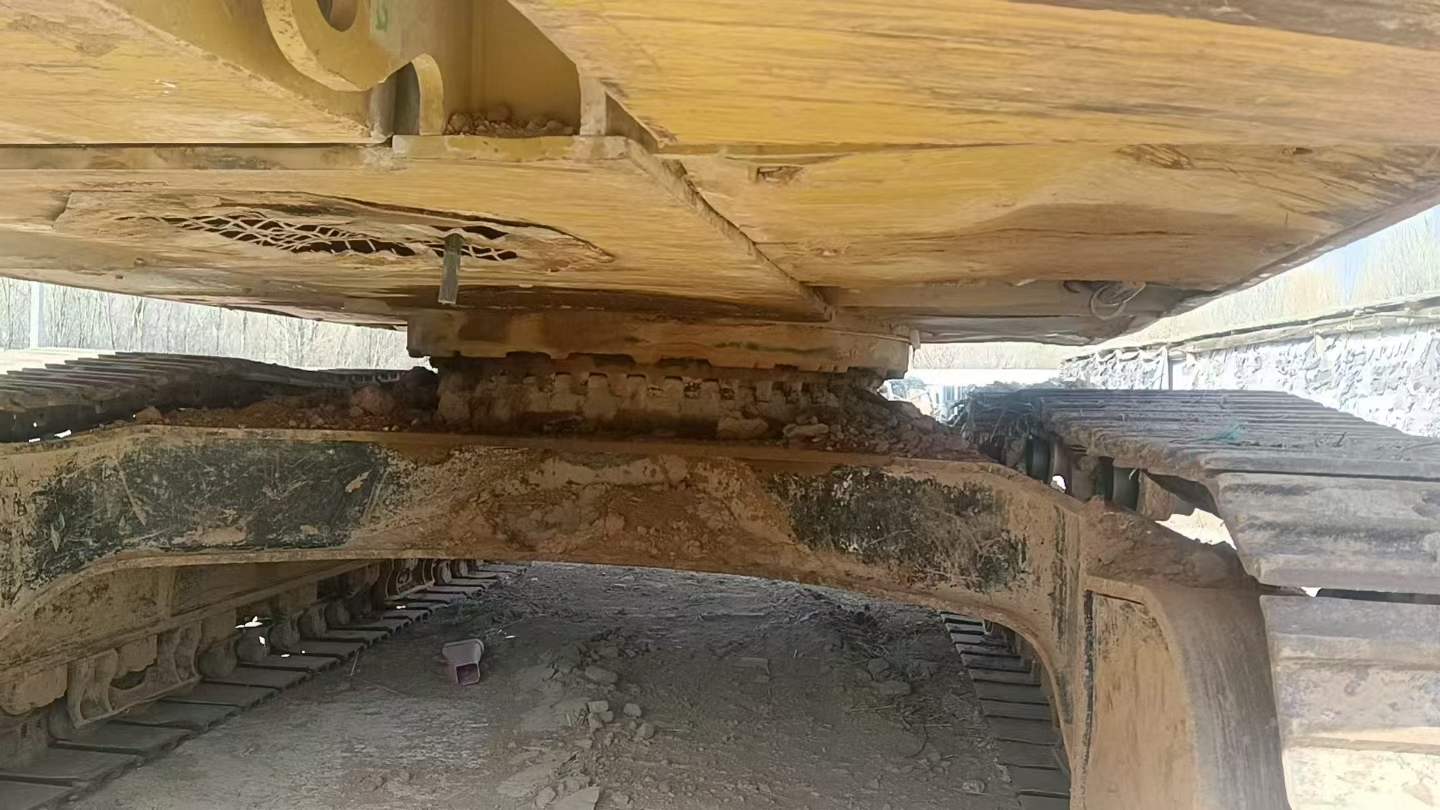 Used Caterpillar 330B Excavator 2015 Model / 6