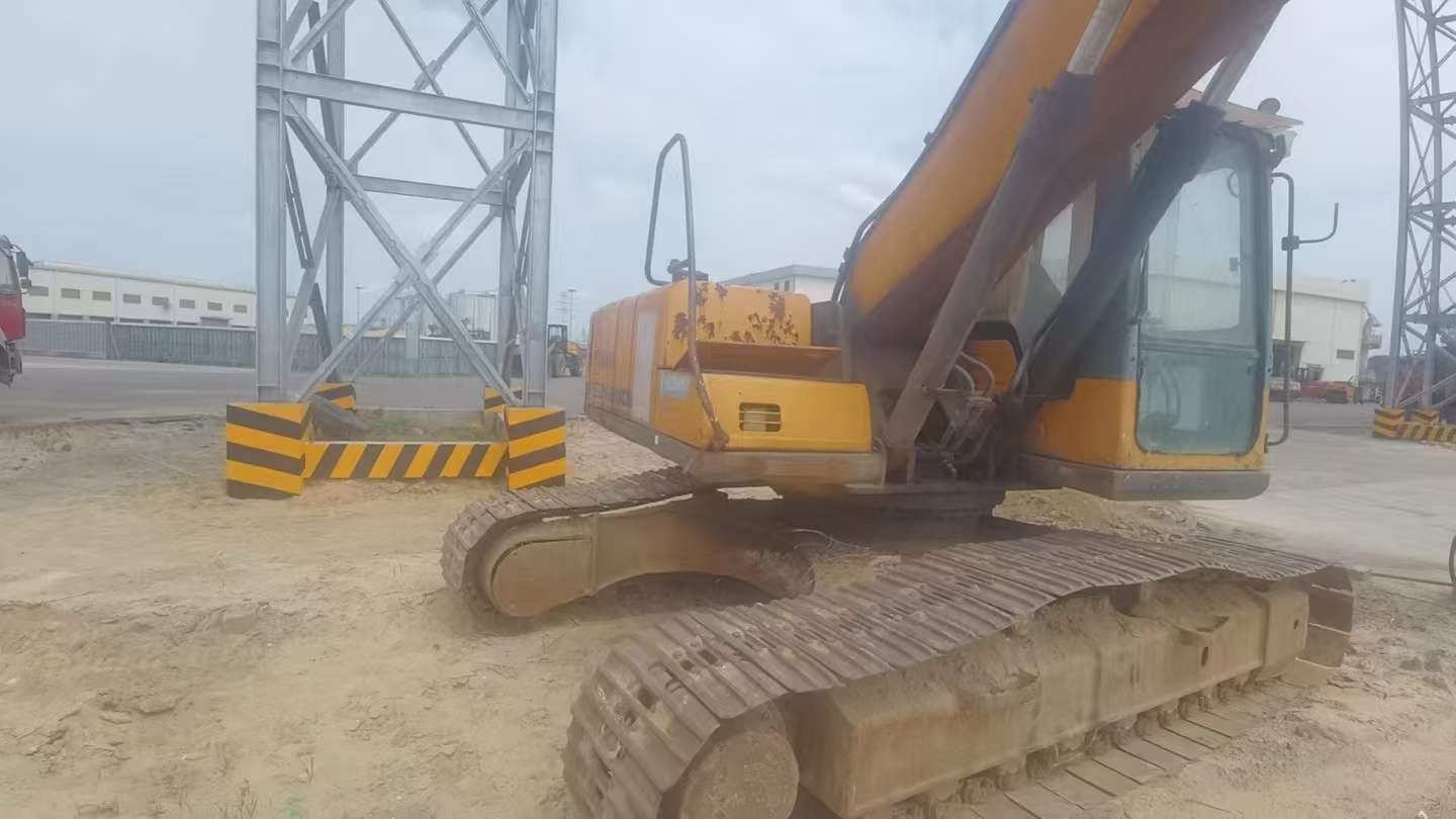 Buy Sany SY215C-8 Used Excavator / 2