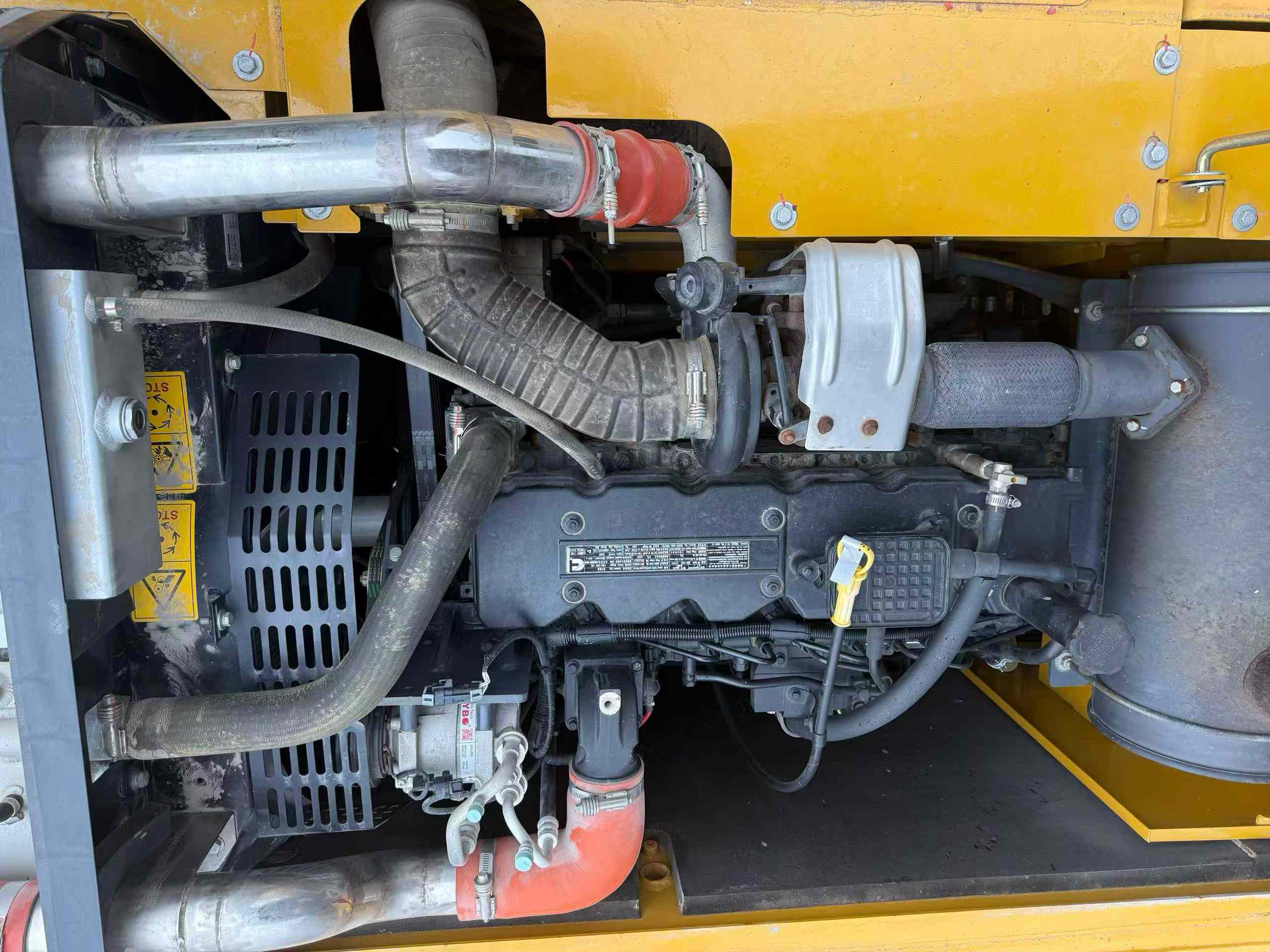 Used XCMG XE200 Excavator 2021 Model / 3