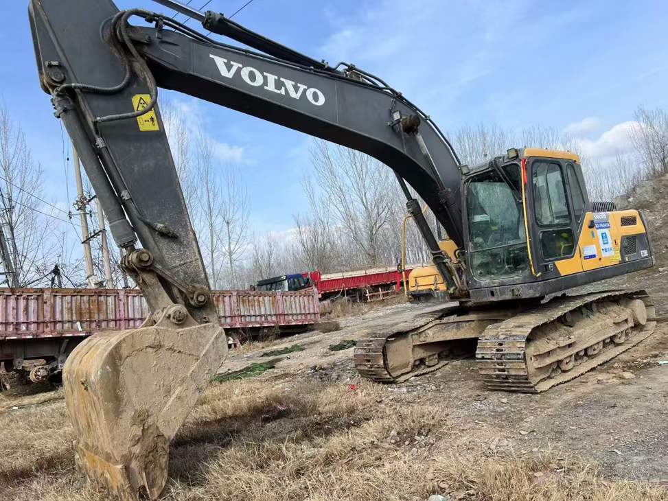 Buy Volvo EC200 Used Excavator / 2