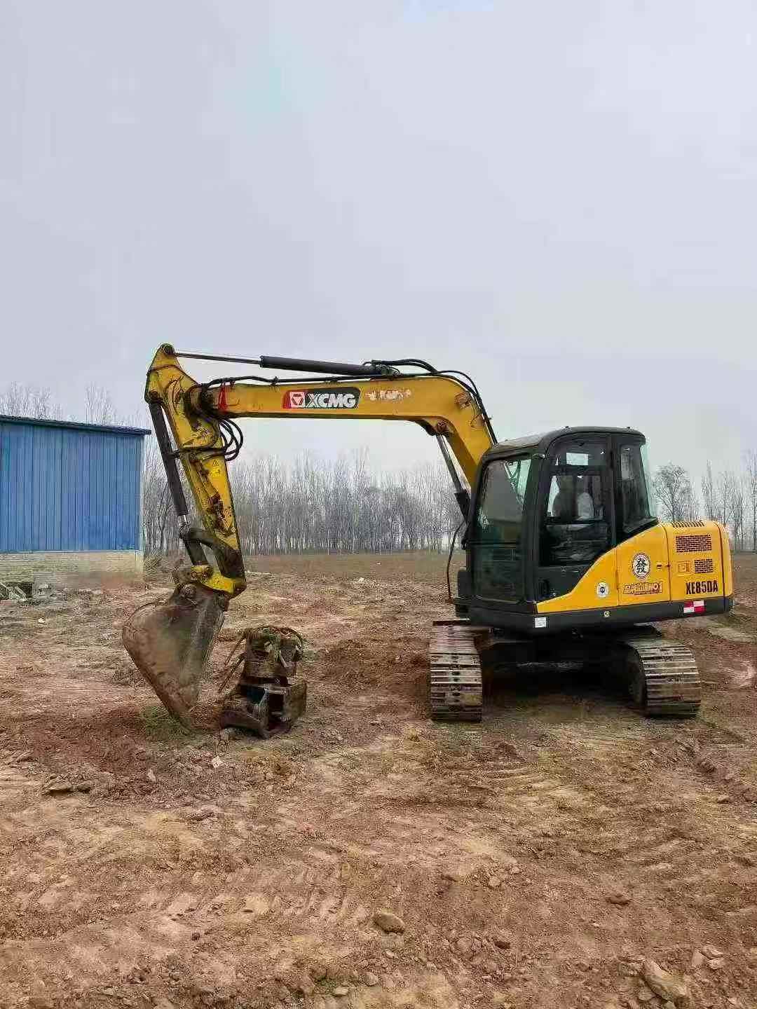 Used XCMG XE85C Excavator 2016 Model / 3