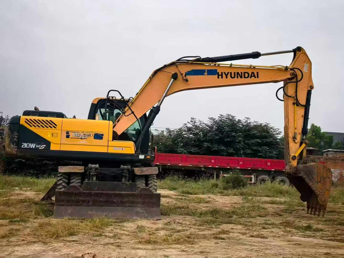 Used Hyundai R210W Excavator 2018 Model / 6