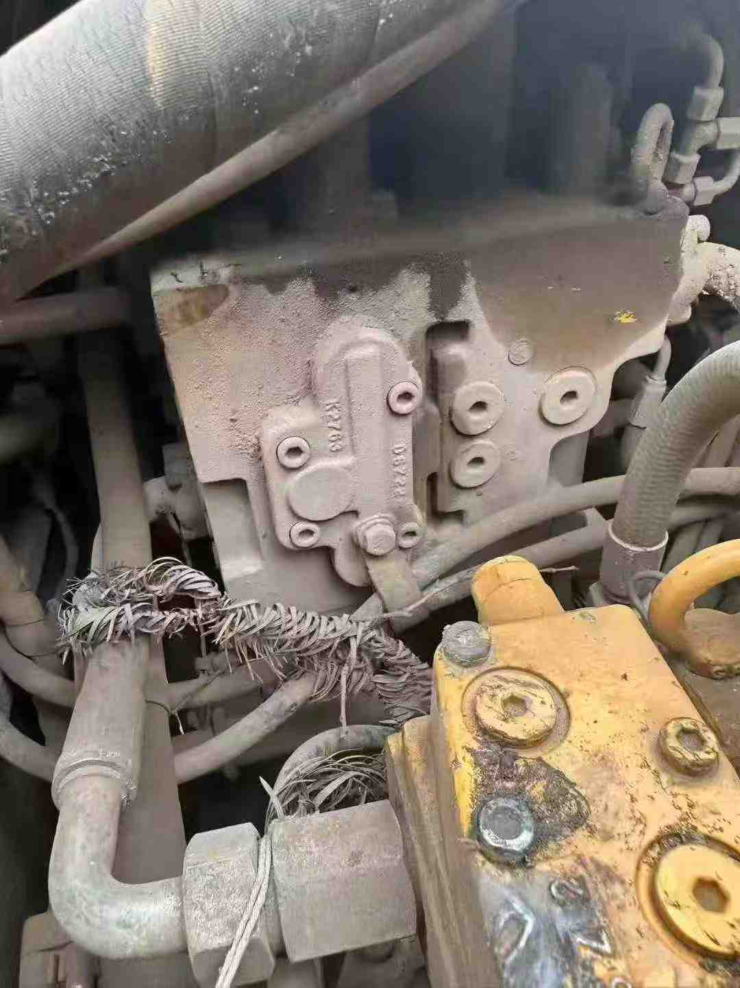 Used Sany SY215C Excavator 2017 Model / 3