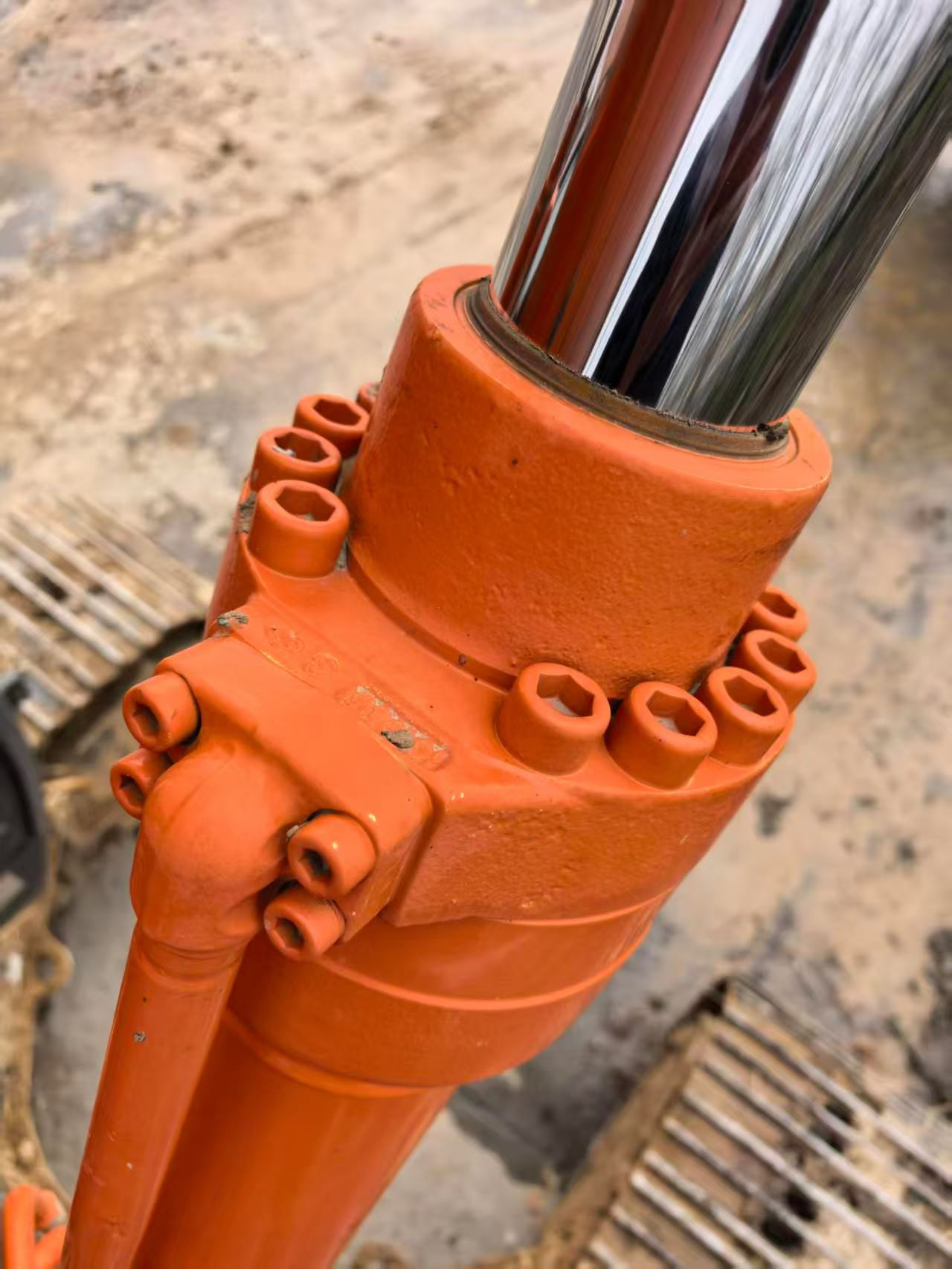 Buy Hitachi ZH200-5A Used Excavator / 6