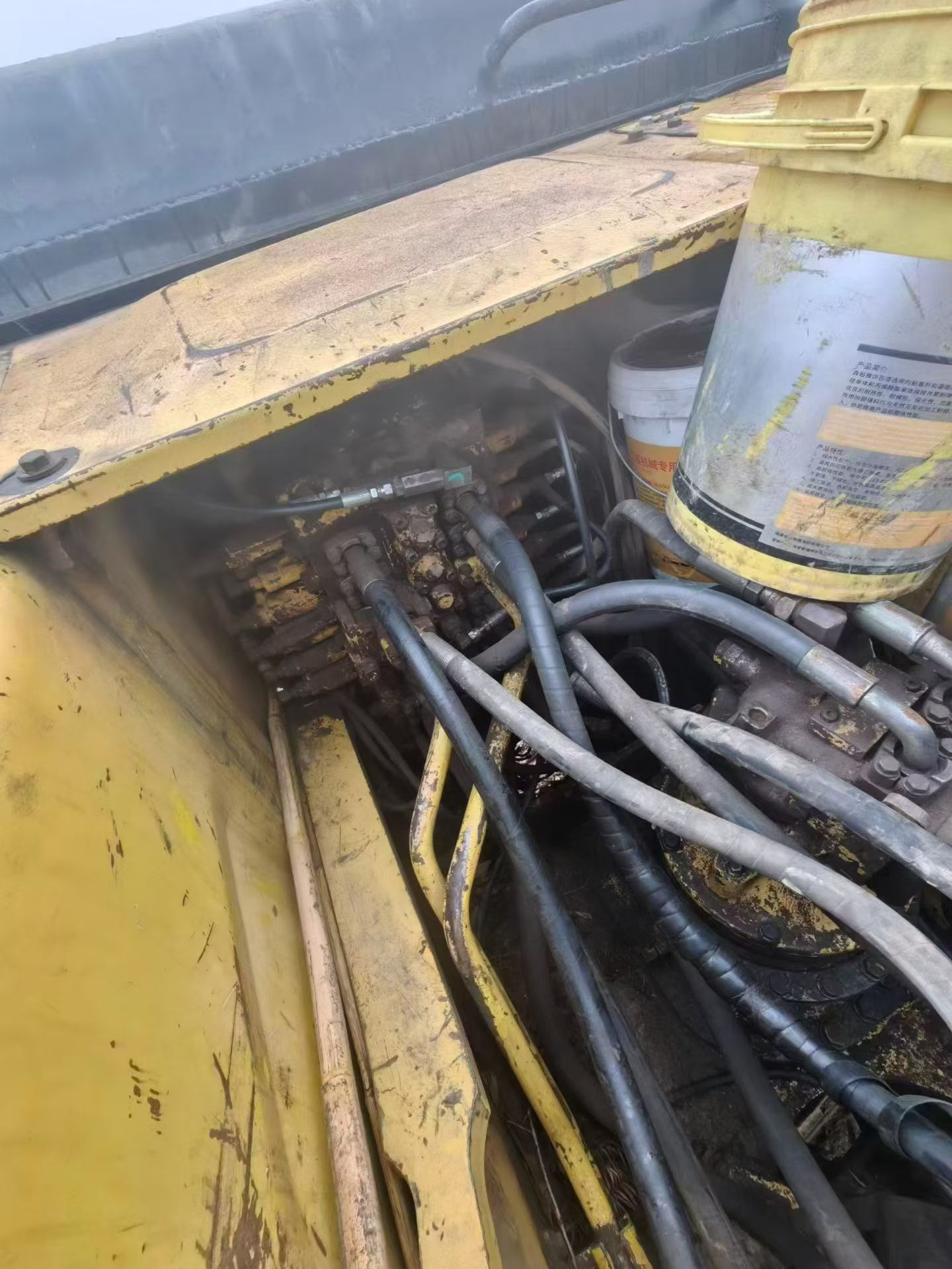 Buy Komatsu PC200 Used Excavator / 8