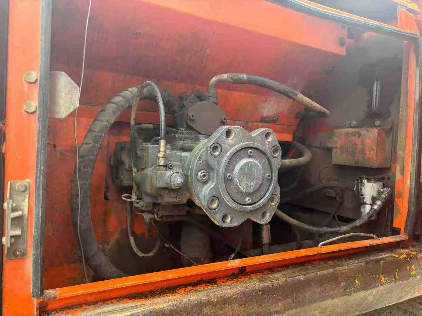 Used Doosan DH215-9 Excavator 2010 Model / 2