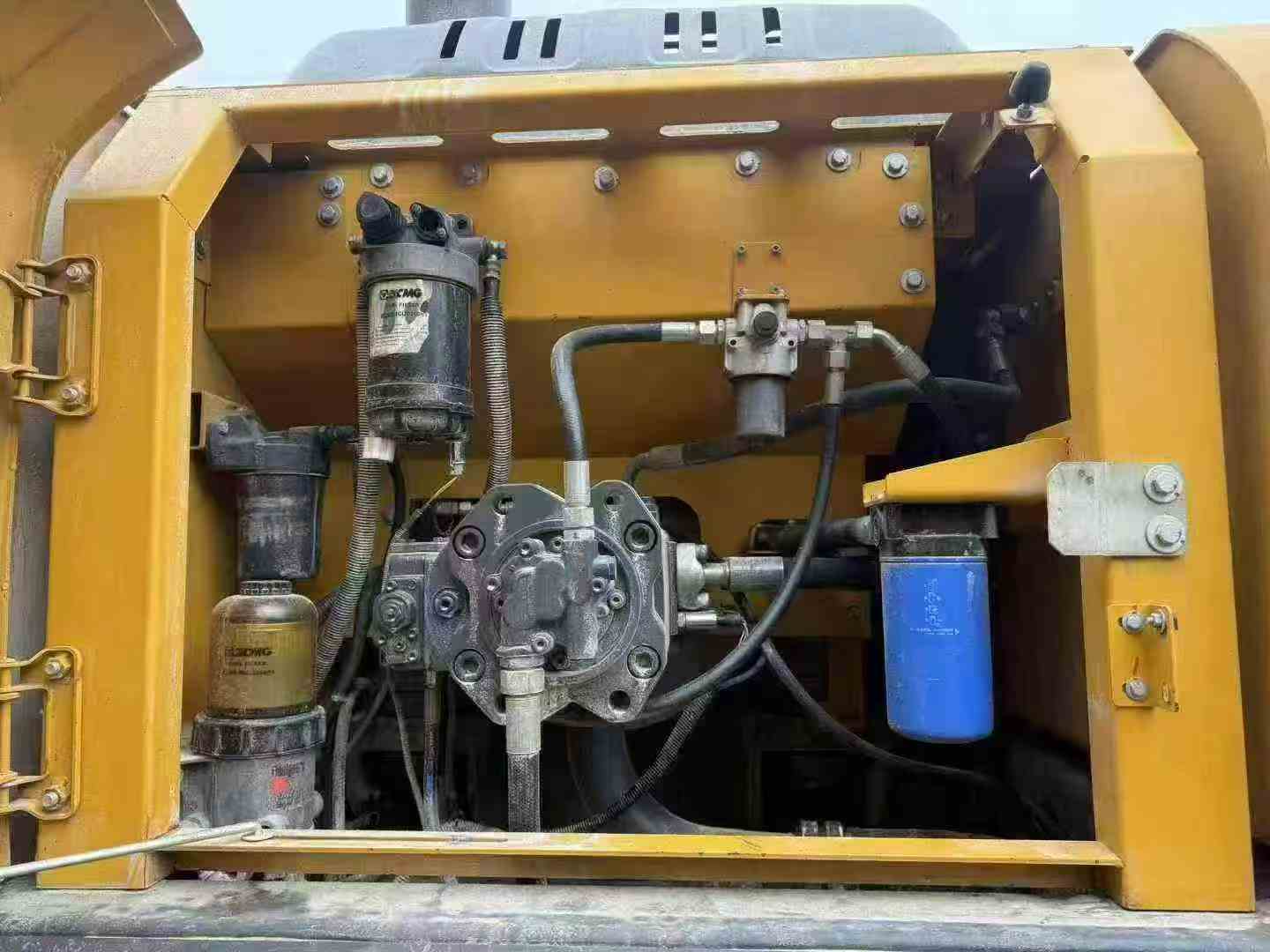 Used XCMG XE270DK Excavator 2022 Model / 8