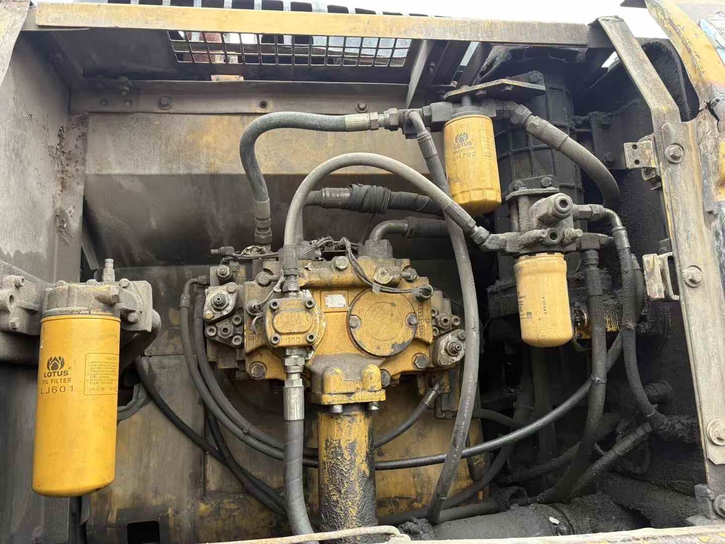 Used Caterpillar 329D Excavator 2016 Model / 4