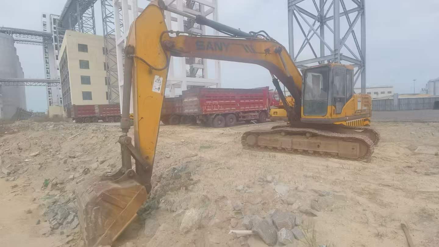 Buy Sany SY215C-8 Used Excavator / 3