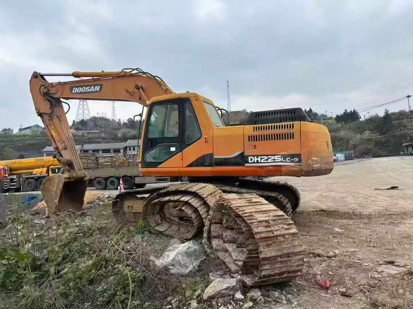 Buy Doosan DH215-9 Used Excavator / 2