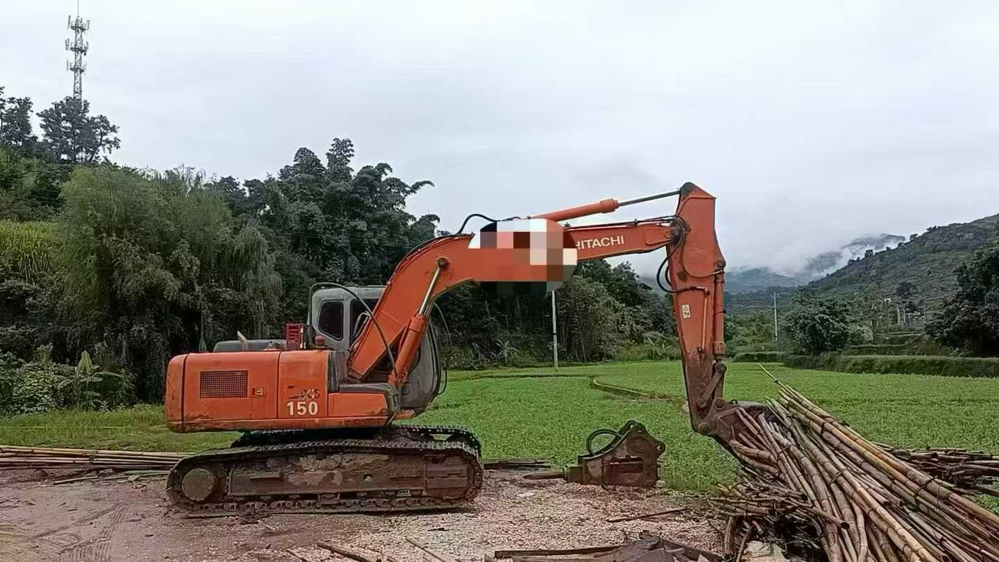 Used Hitachi EX130 Excavator 2012 Model / 2