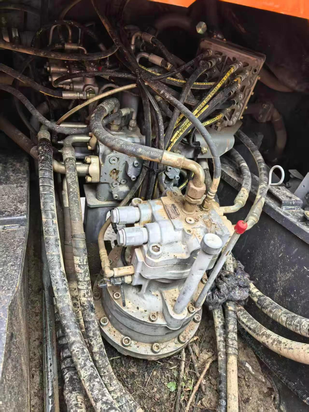 Buy Hitachi ZH200-5A Used Excavator / 4