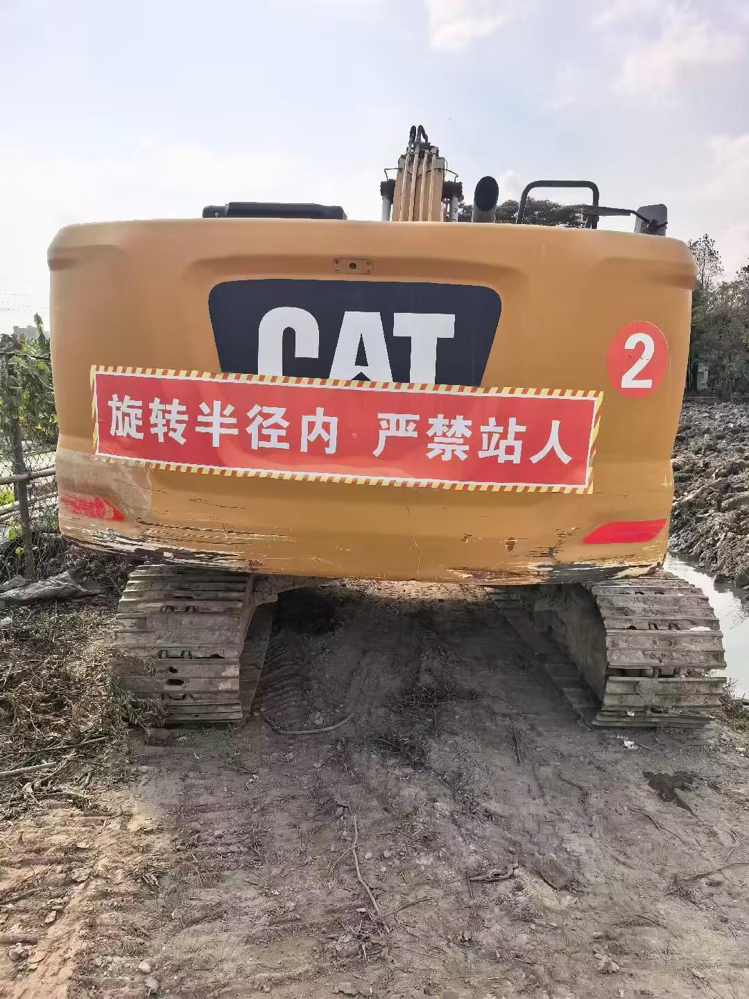 Buy Caterpillar 323 Used Excavator / 8