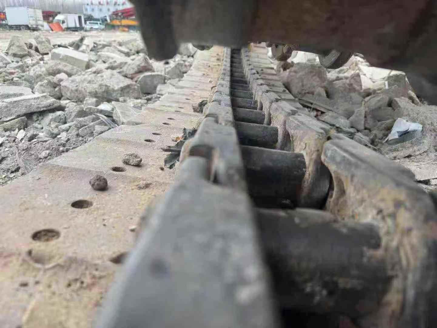 Buy Kobelco SK200 Used Excavator / 9