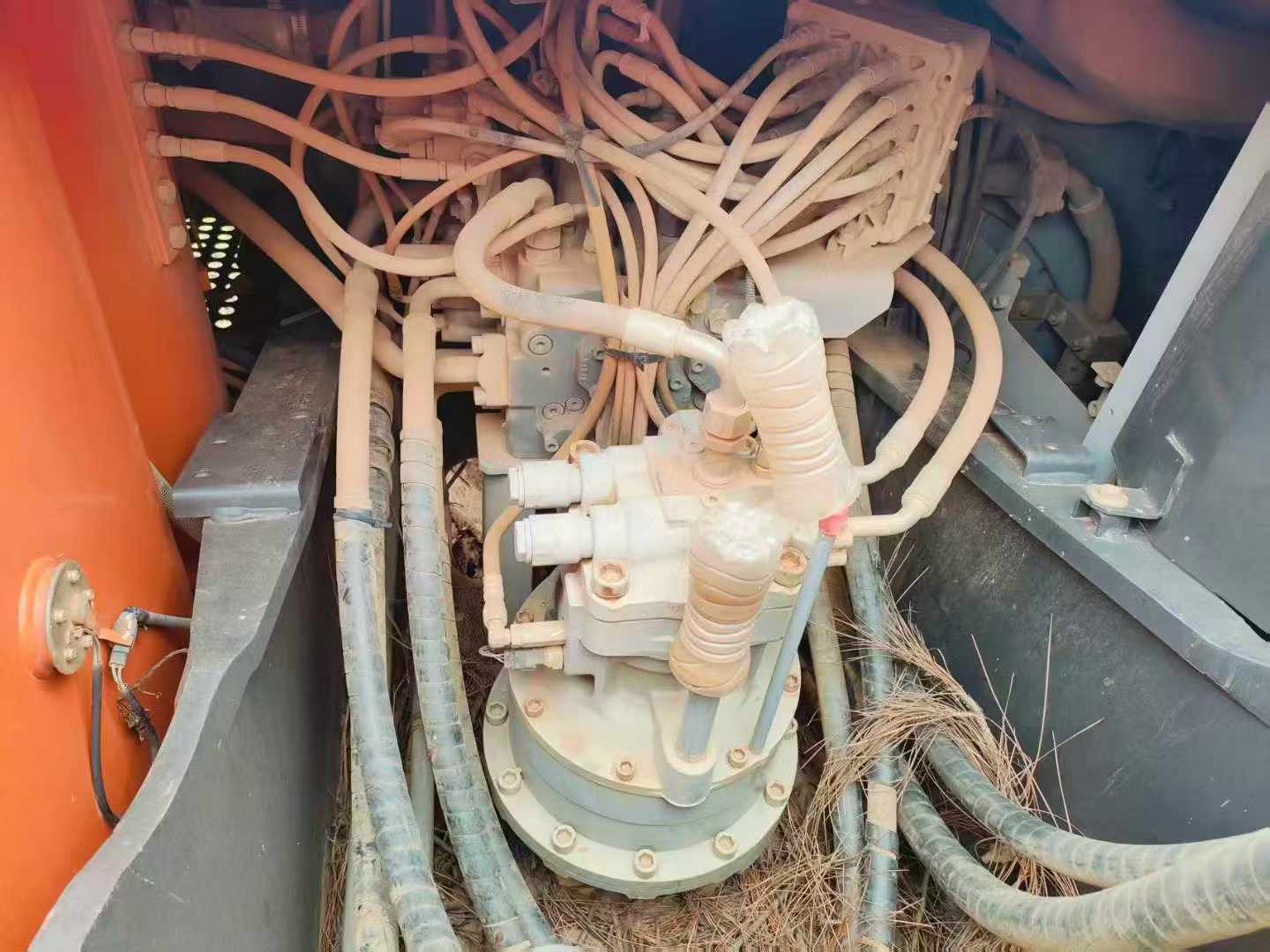 Used Hitachi EX200 Excavator 2019 Model / 3