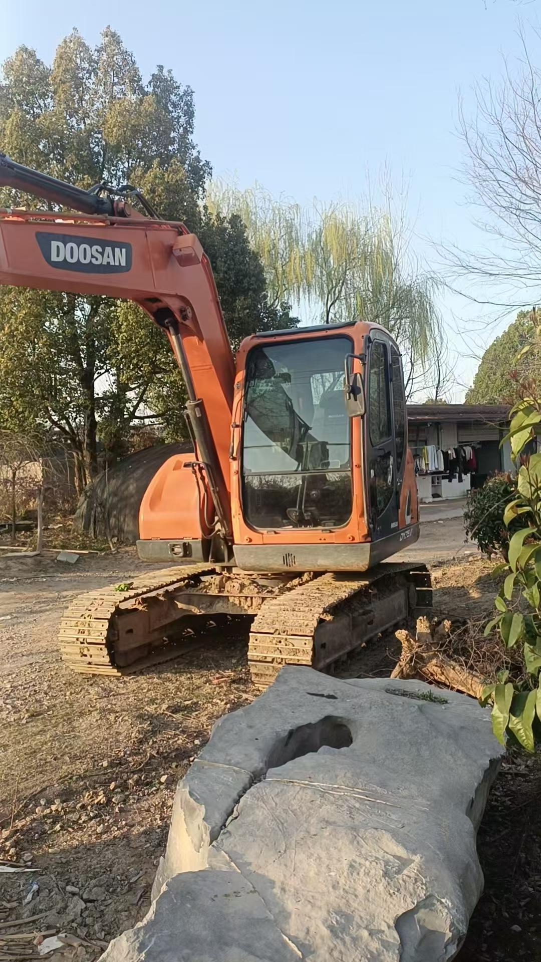 Buy Doosan DX75 Used Excavator / 3