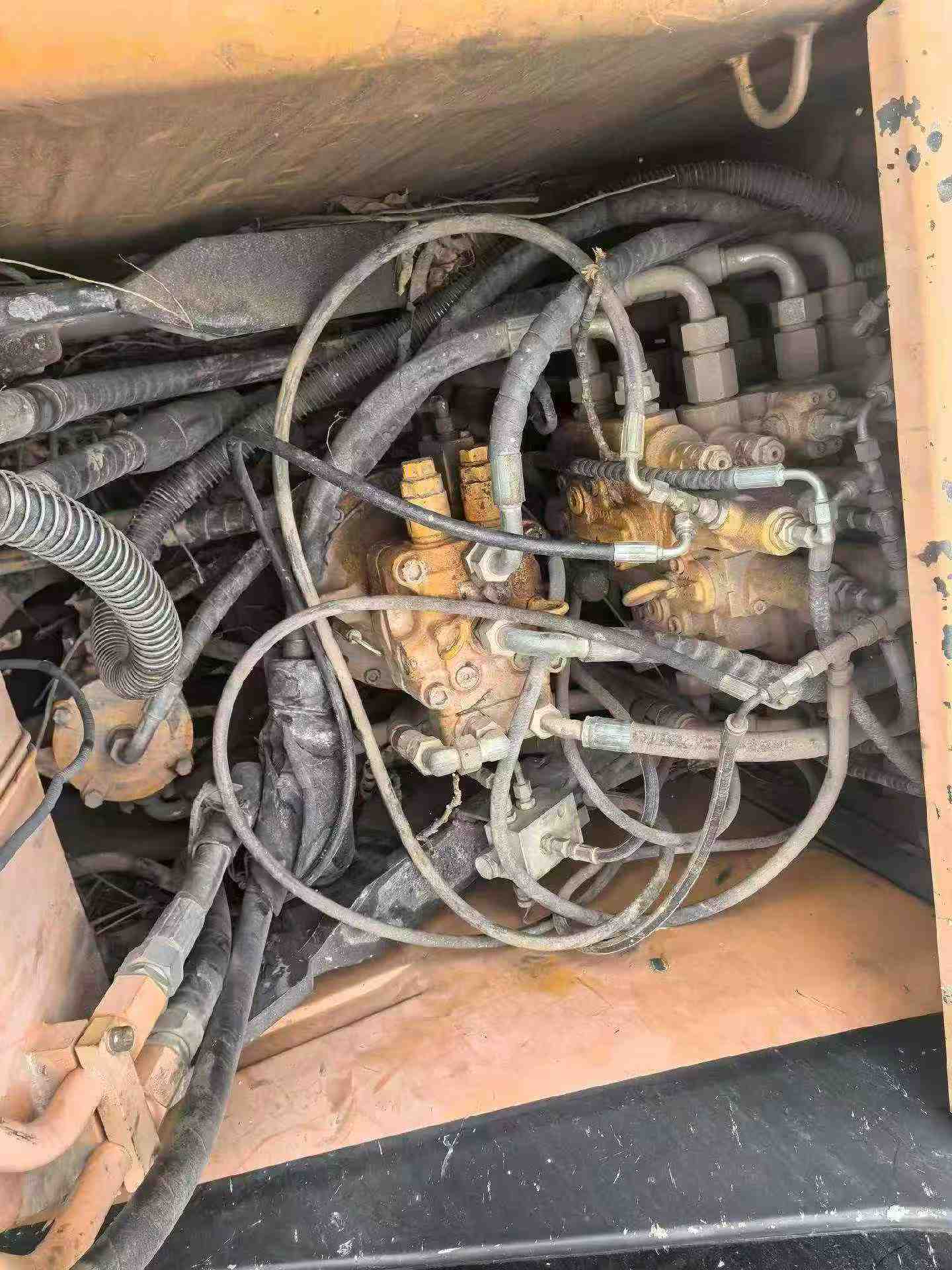 Used Sany SY135 Excavator 2012 Model / 4