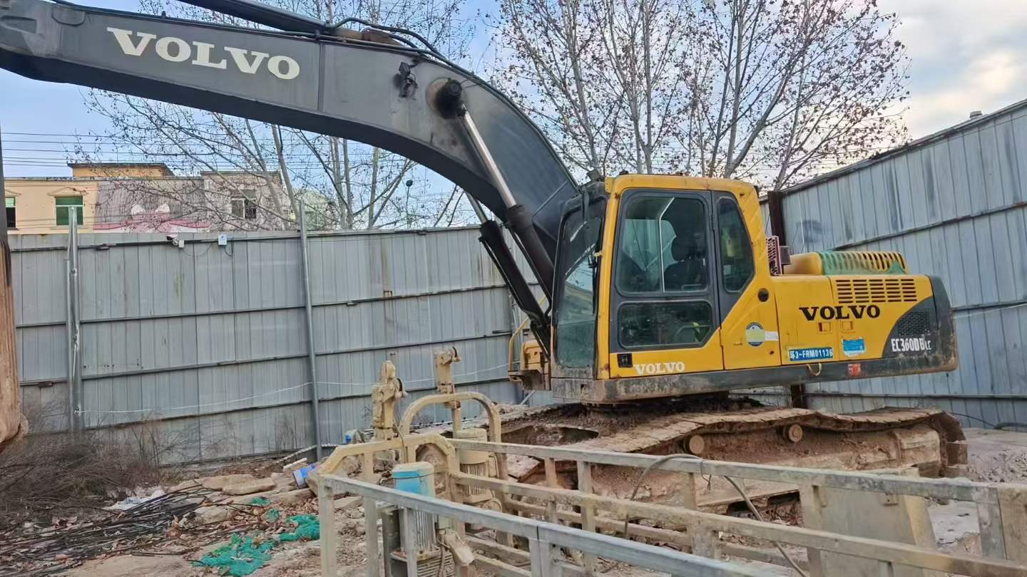 Used Volvo EC290 Excavator 2016 Model / 7
