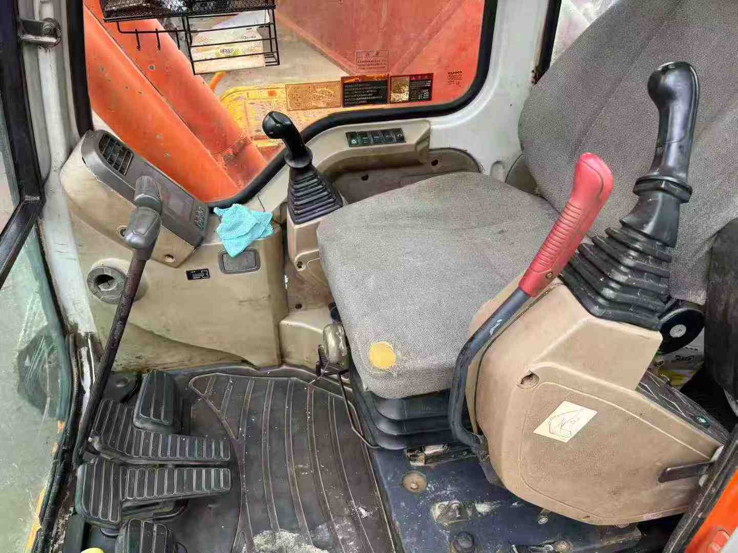 Used Doosan DH215-9 Excavator 2010 Model / 8