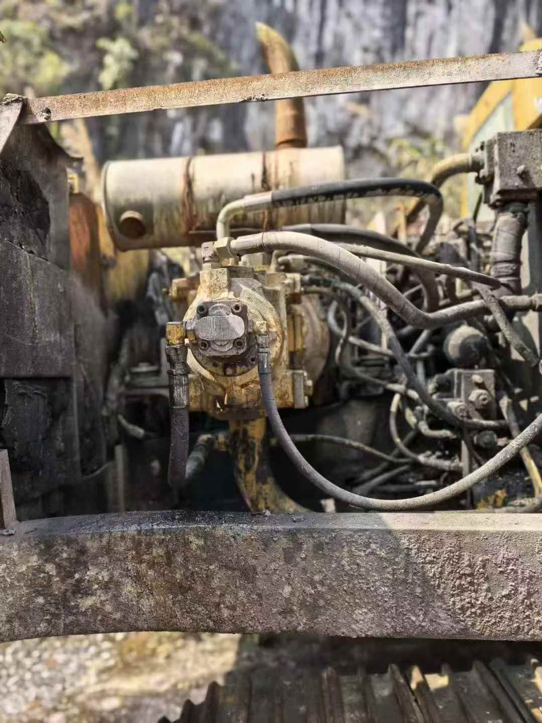 Buy Caterpillar 320V2 Used Excavator / 3