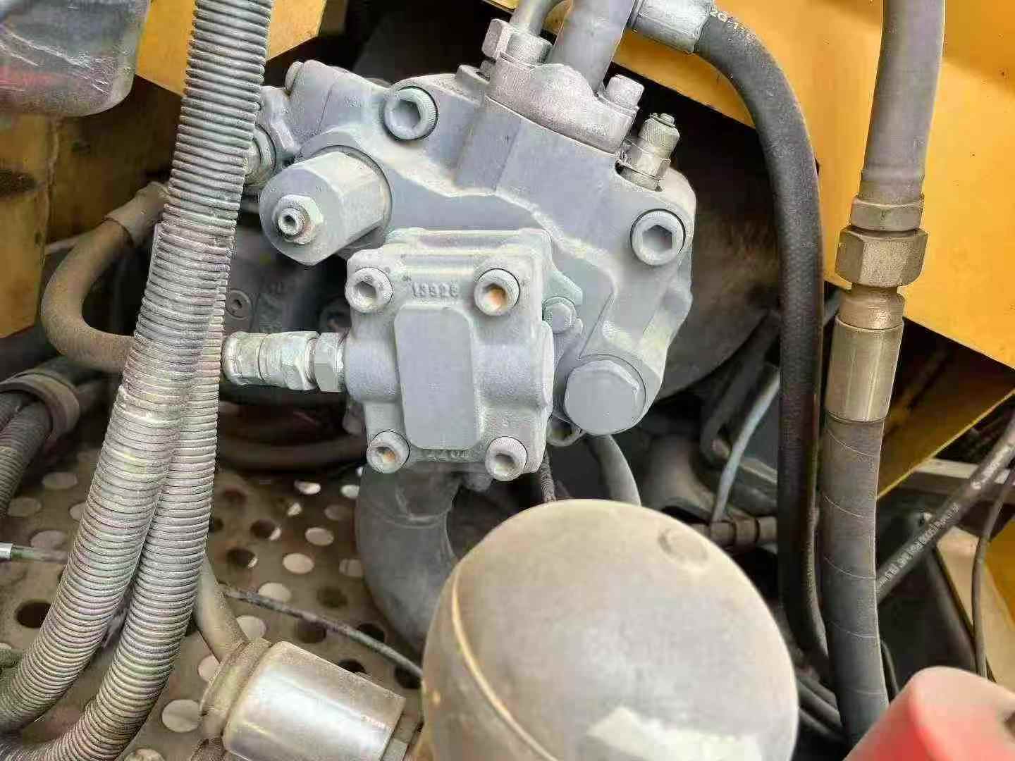 Used XCMG XE85C Excavator 2016 Model / 8