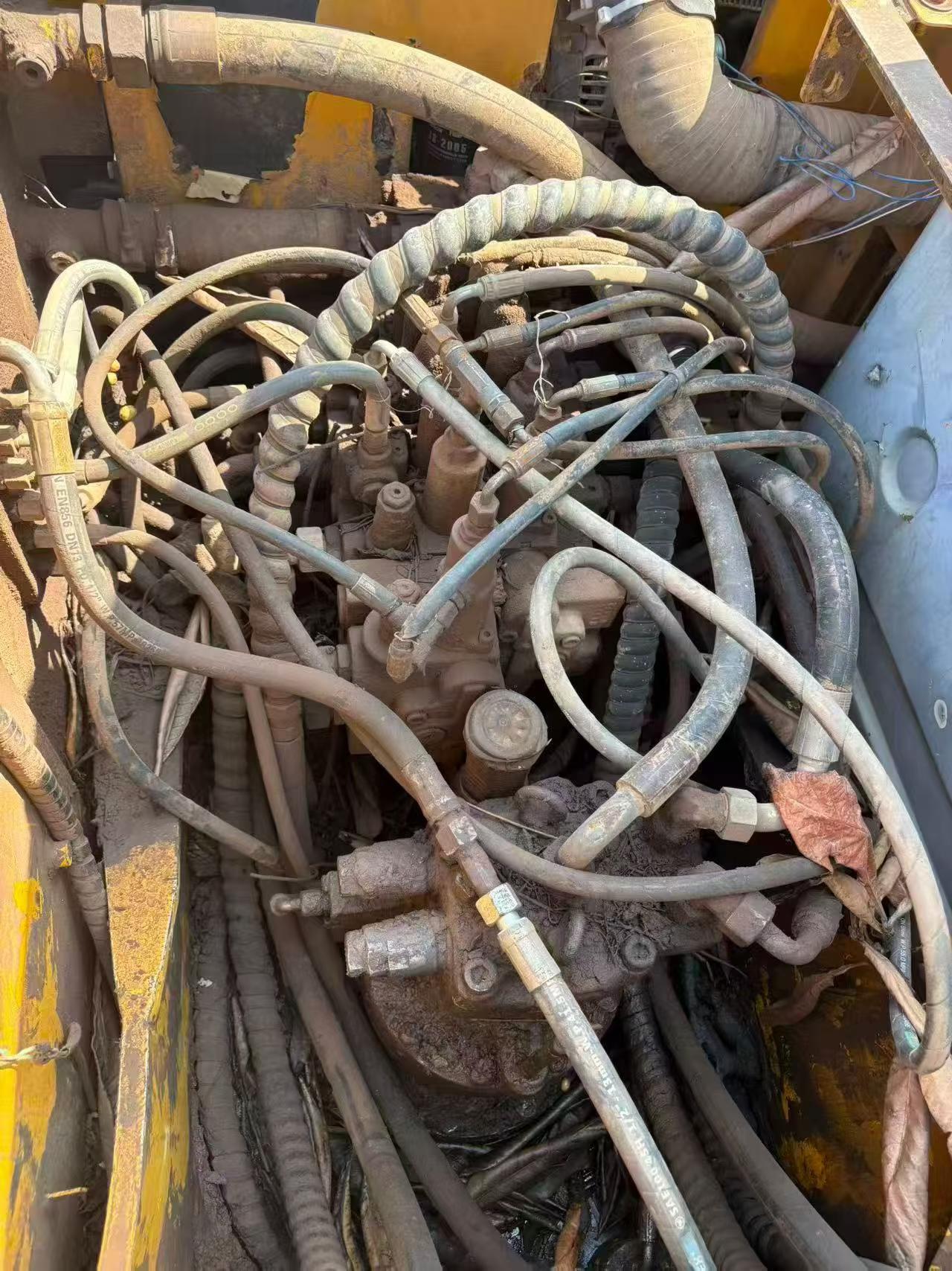 Used XCMG XE150 Excavator 2016 Model / 4