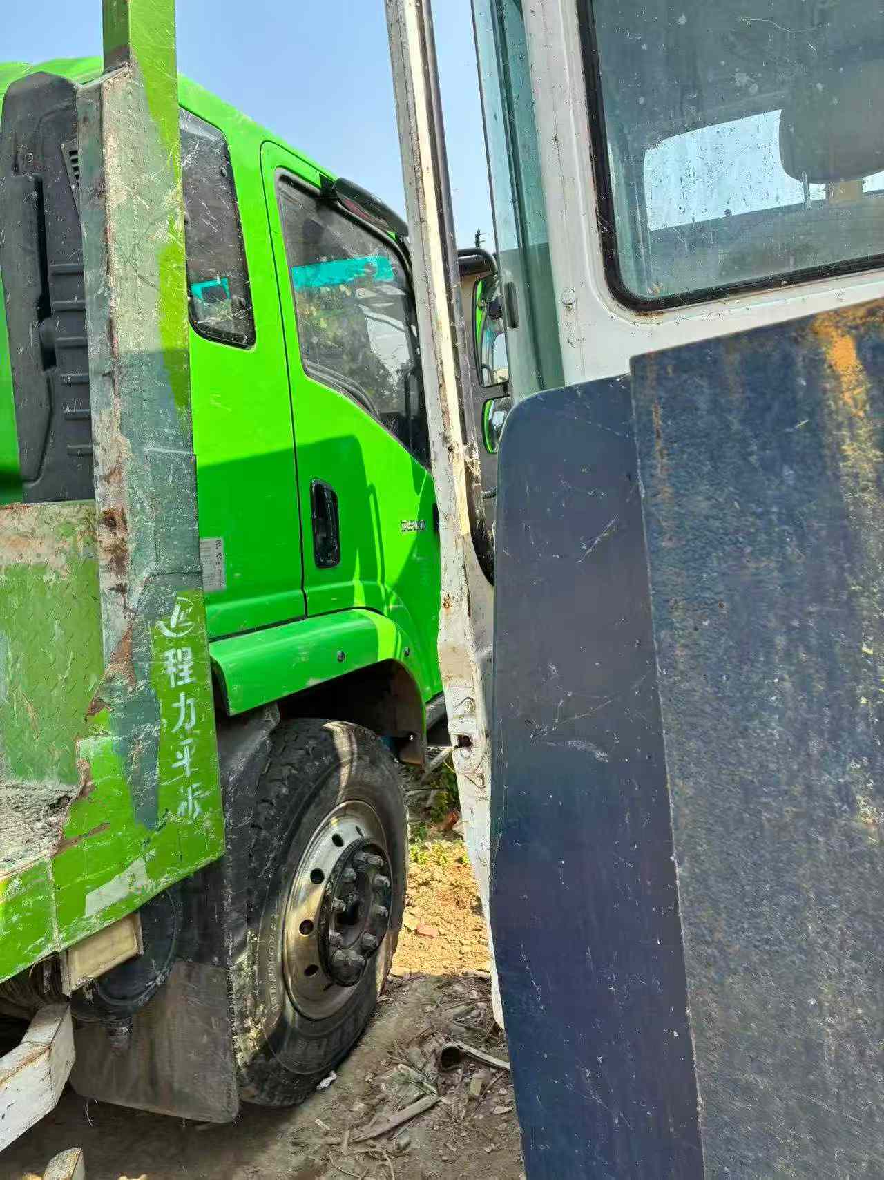 Buy Komatsu PC60-6 Used Excavator / 3