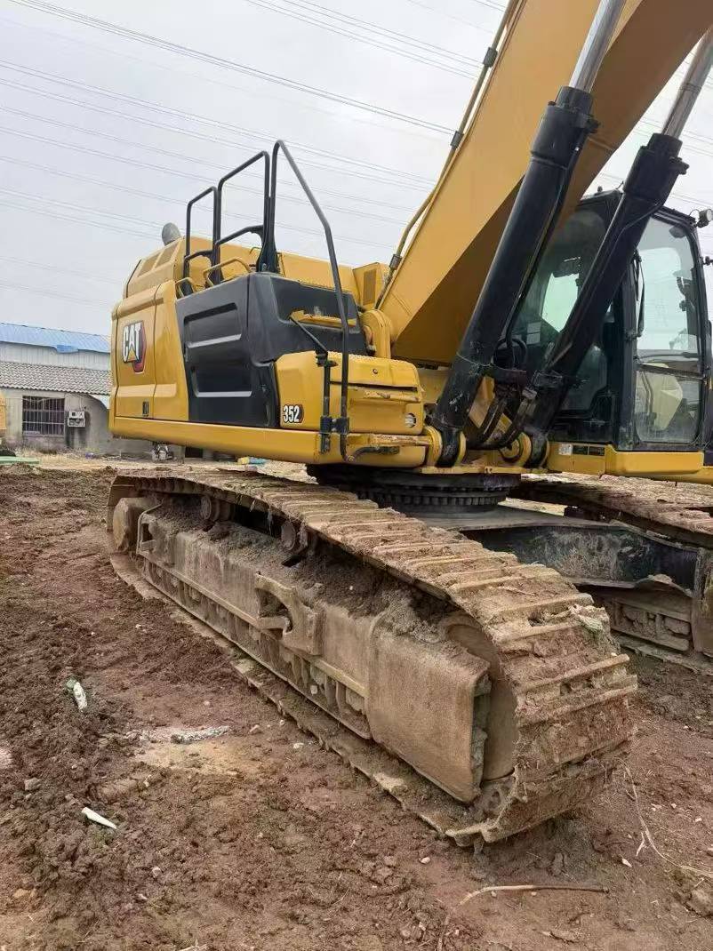 Buy Caterpillar CAT352  Used Excavator / 2