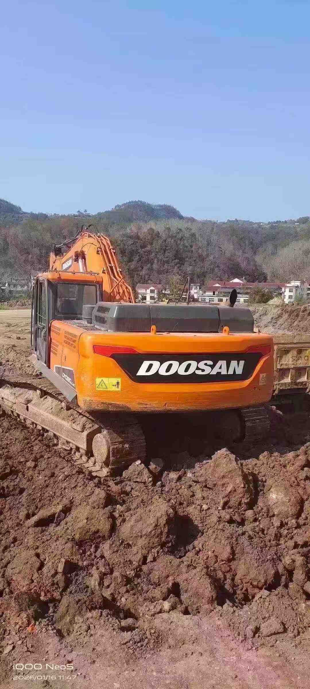 Buy Doosan DX380LC-5 Used Excavator / 4
