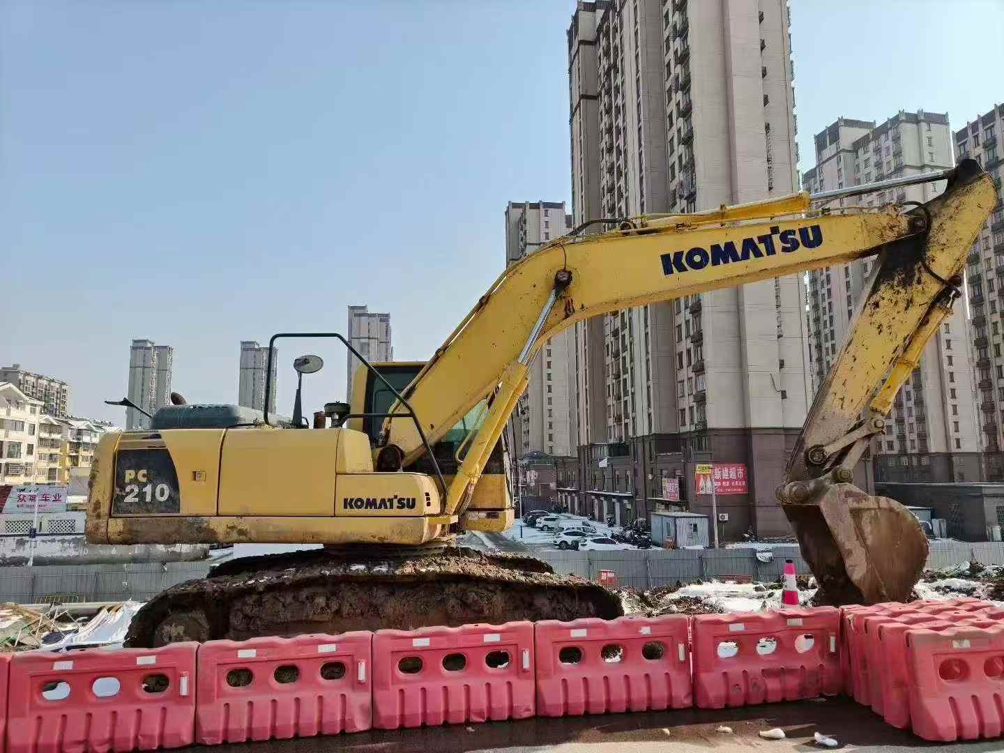 Buy Komatsu PC200 Used Excavator / 8