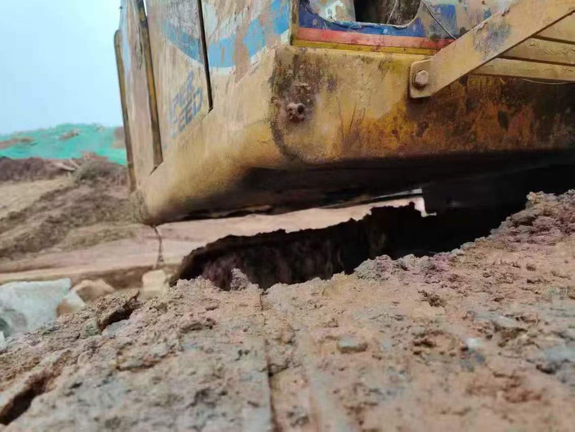 Buy Kato HD307 Used Excavator / 4