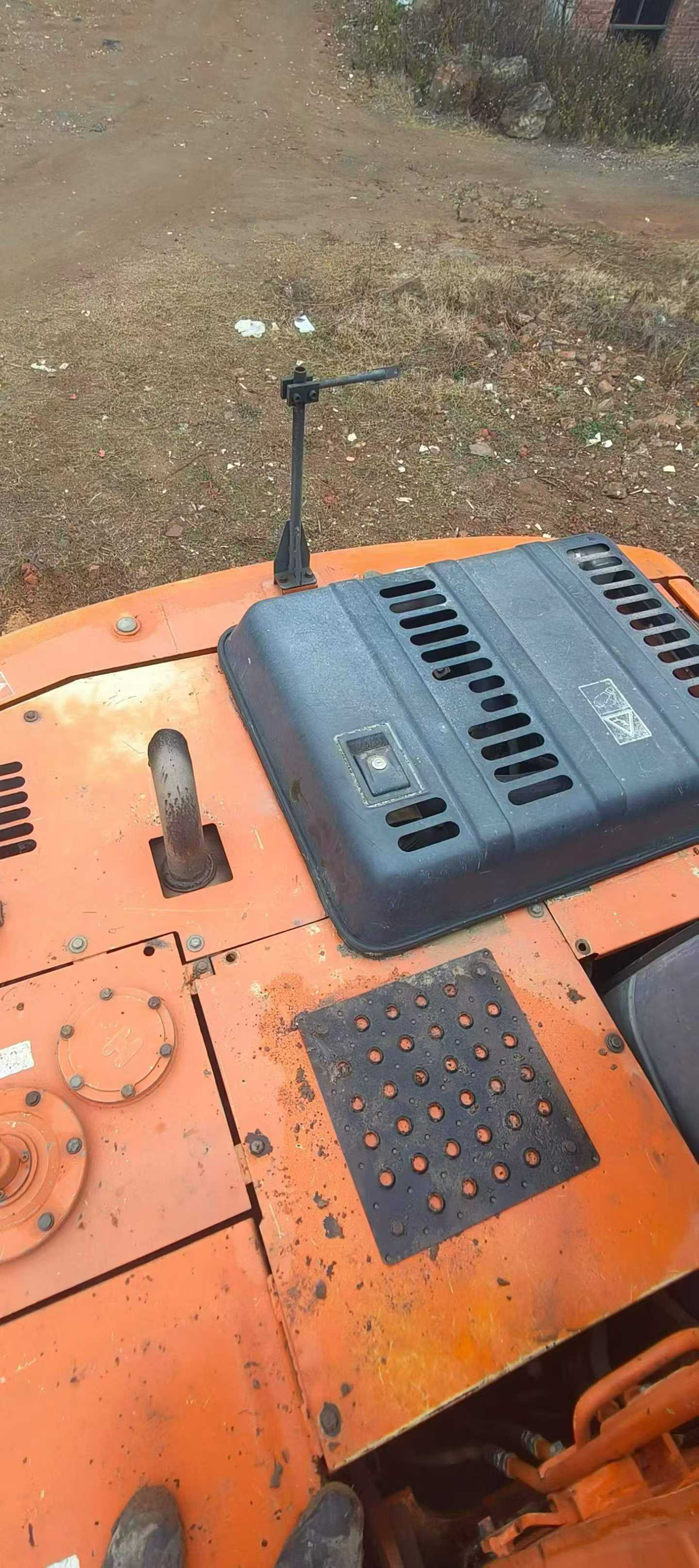 Buy Hitachi EX130 Used Excavator / 4