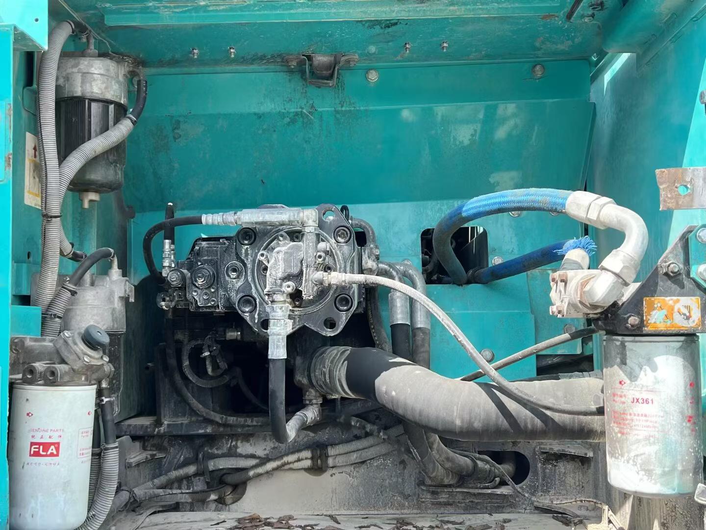 Buy Kobelco SK270D Used Excavator / 4