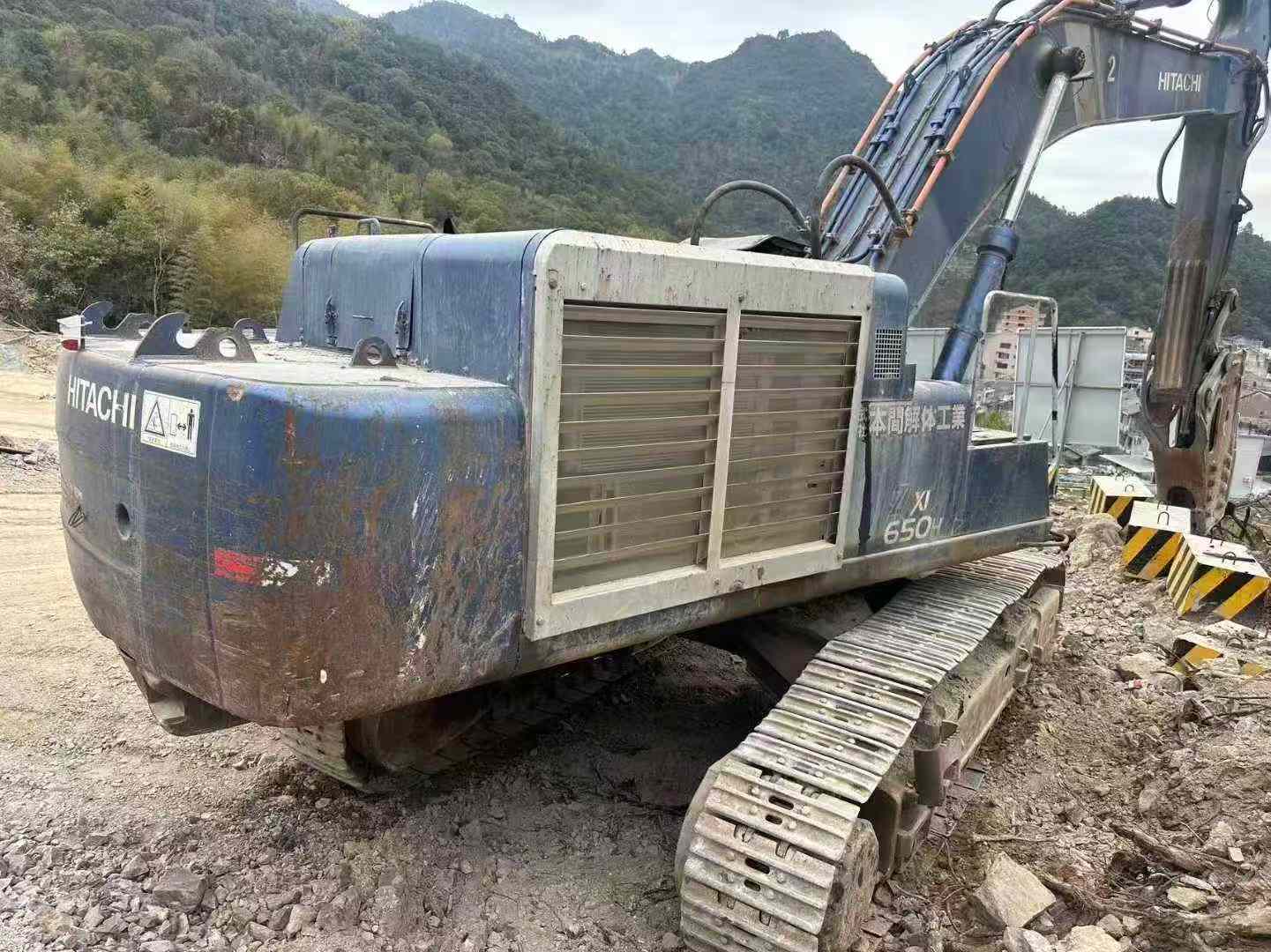 Buy Hitachi ZX650LC-3 Used Excavator / 2