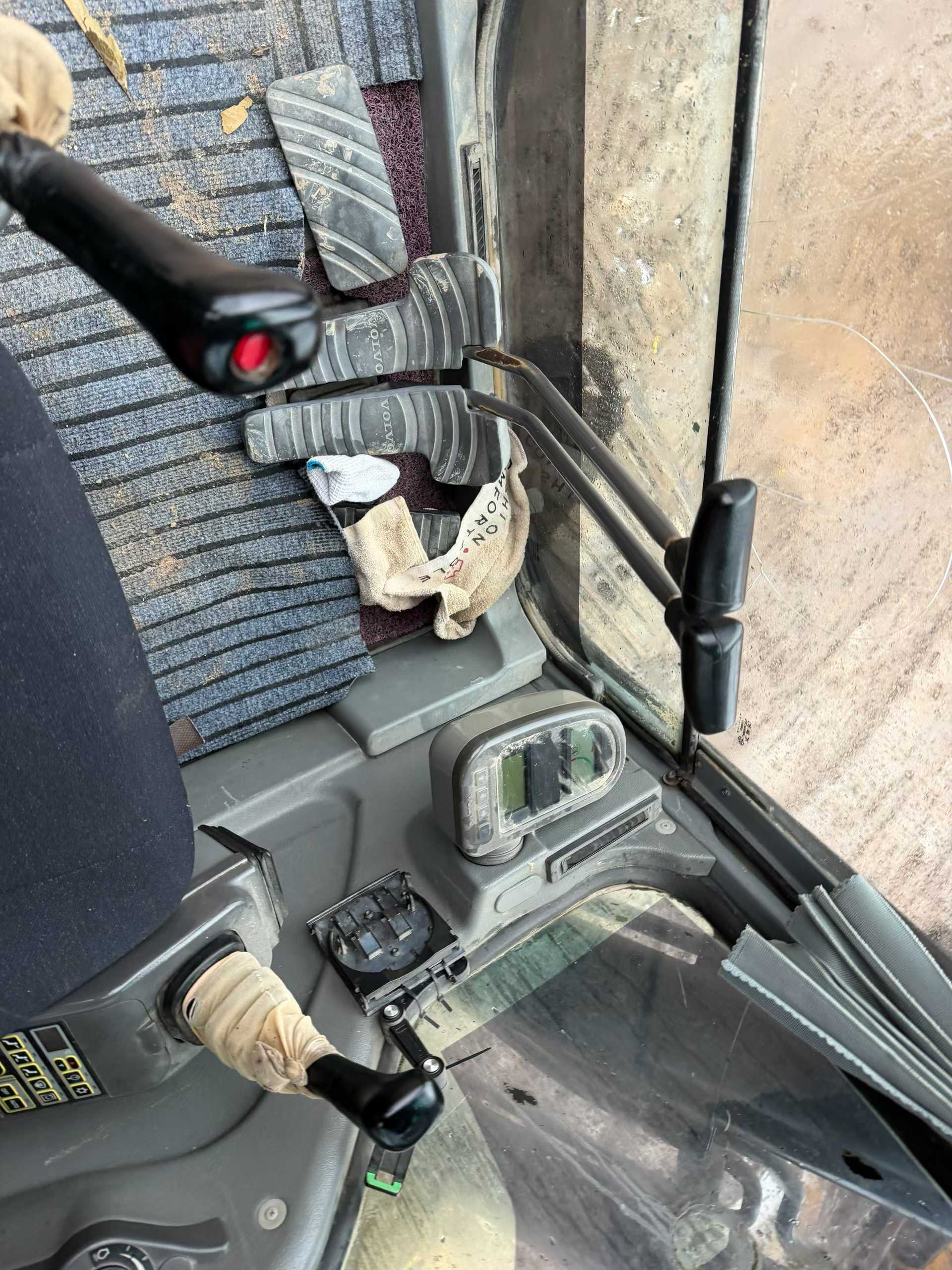 Buy Volvo EC210B Used Excavator / 9