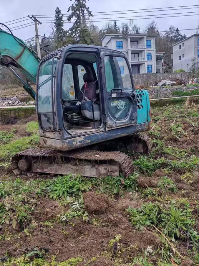 Buy Kobelco SK75 Used Excavator / 5
