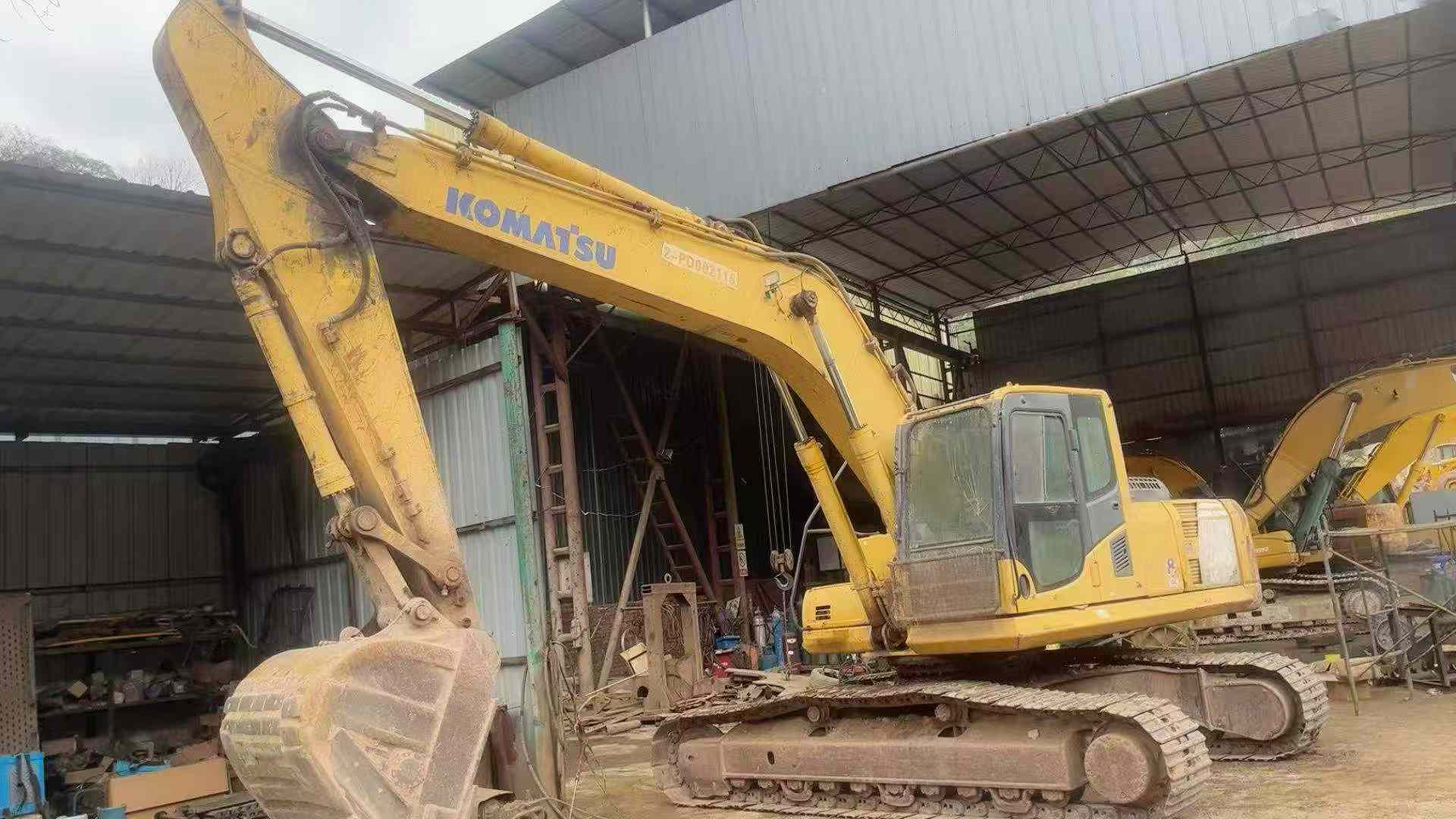 Buy Komatsu PC240-6 Used Excavator / 2