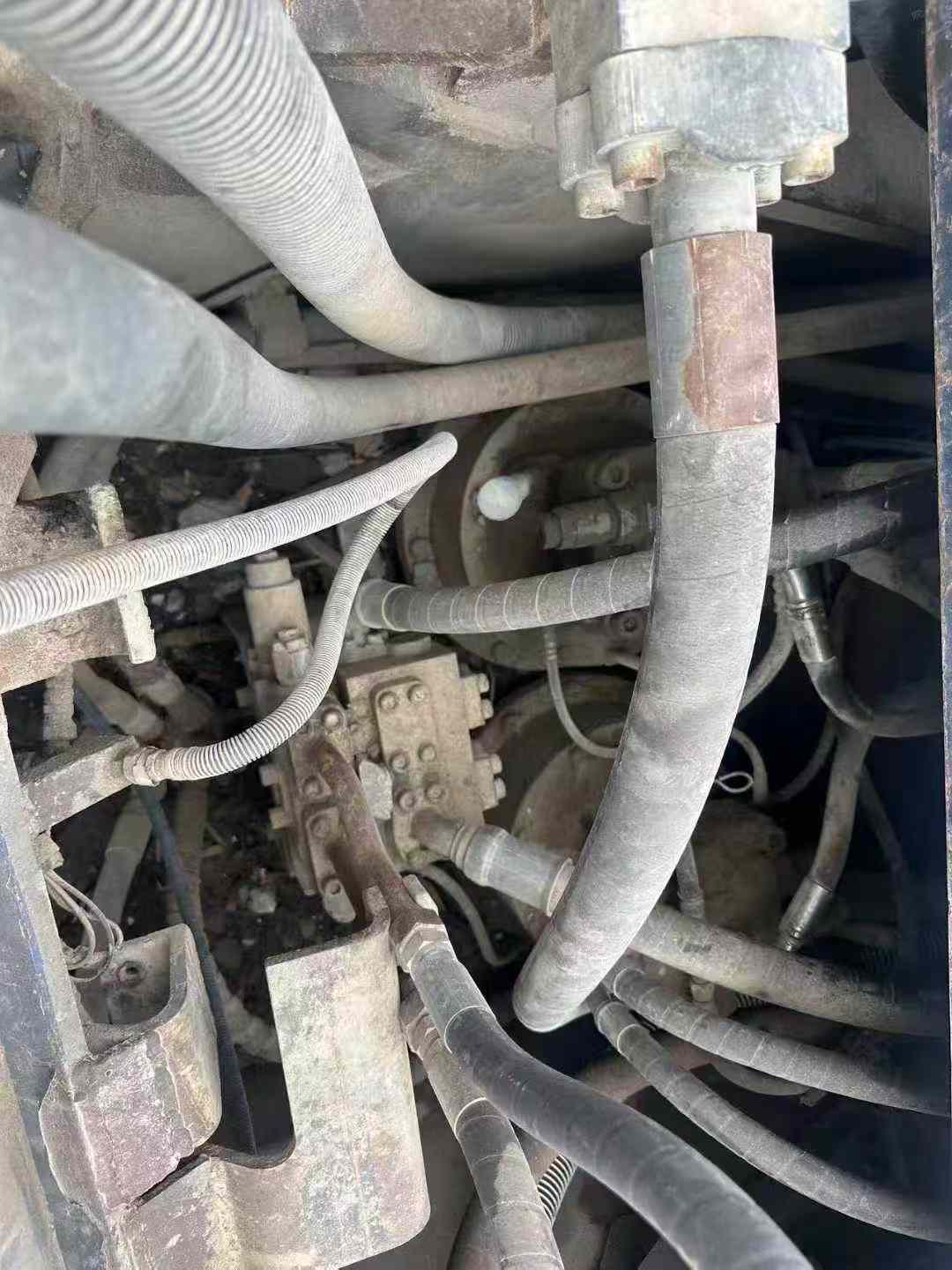 Buy Hitachi ZX650LC-3 Used Excavator / 5