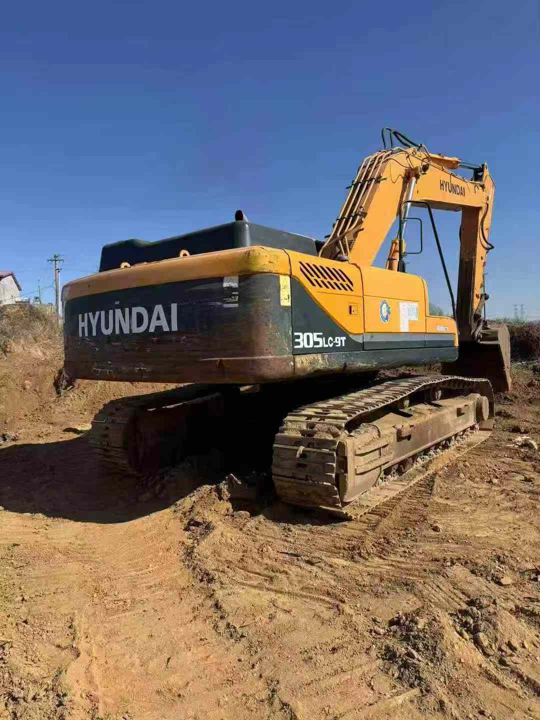 Buy Hyundai R305LVS Used Excavator / 3