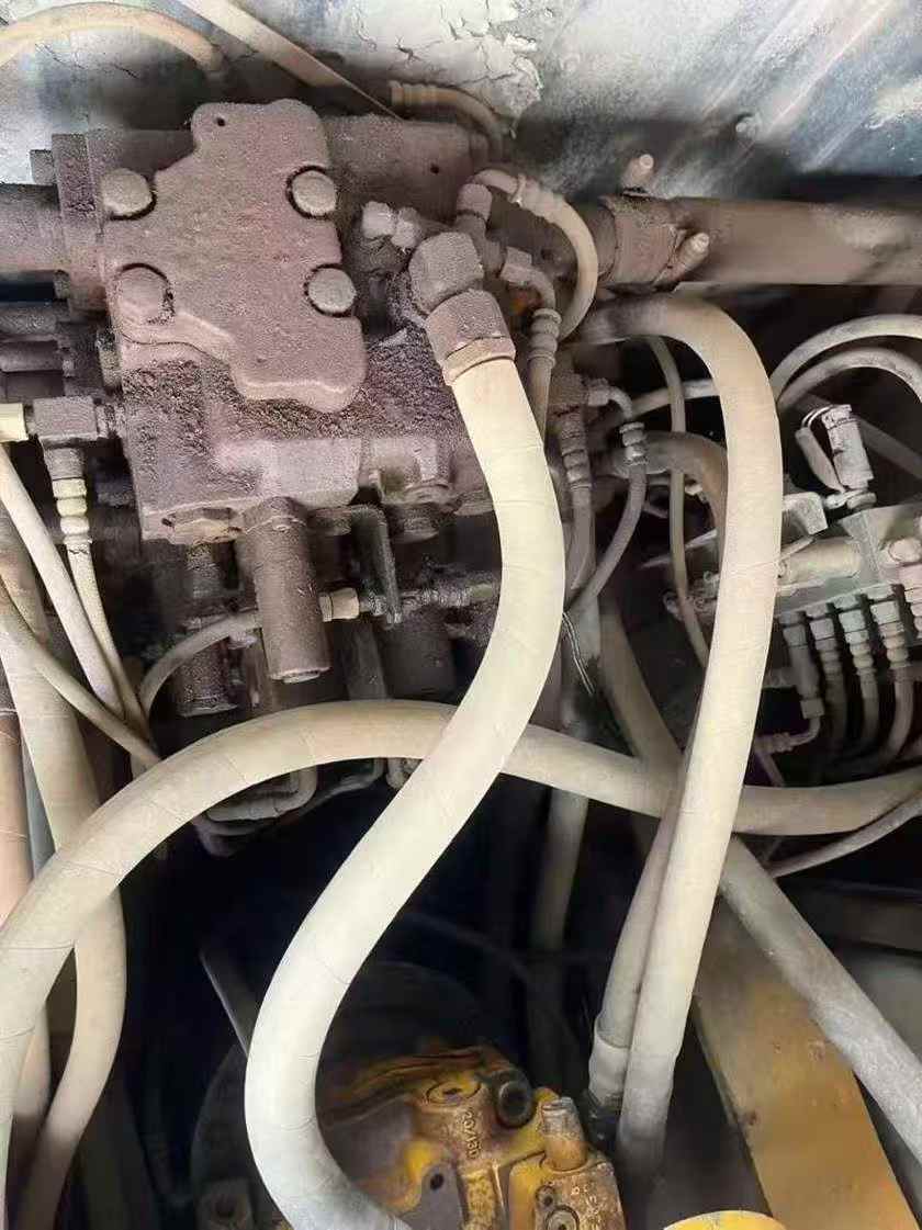 Buy Kato 820-3SP Used Excavator / 6