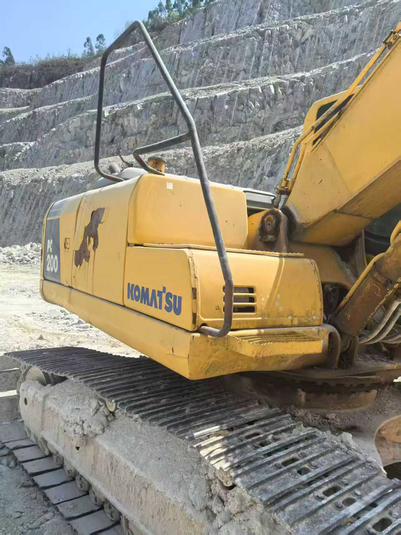 Buy Komatsu PC200-8 Used Excavator / 2