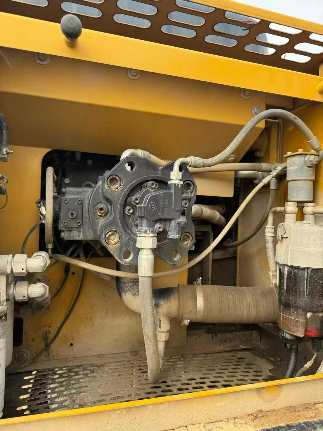 Buy Sany SY200C Used Excavator / 4