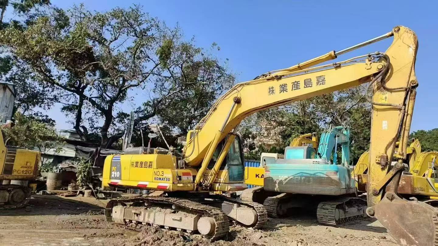 Buy Komatsu PC210-8N1 Used Excavator / 2