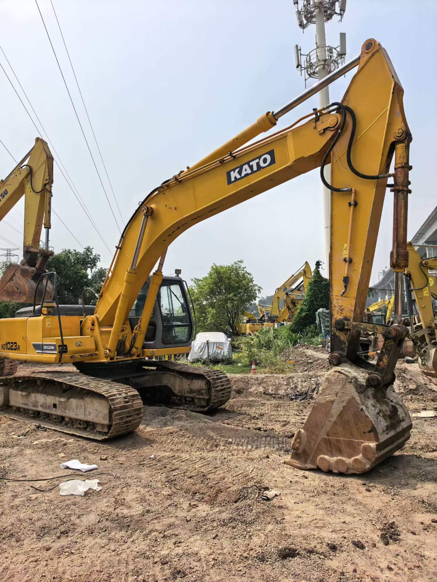 Buy Kato HD1023R Used Excavator / 7