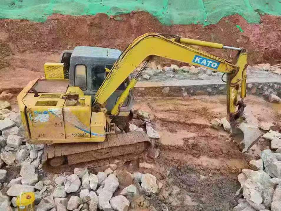 Buy Kato HD307 Used Excavator / 3