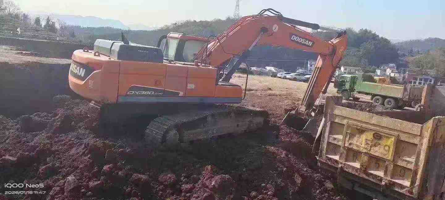Buy Doosan DX380LC-5 Used Excavator / 5