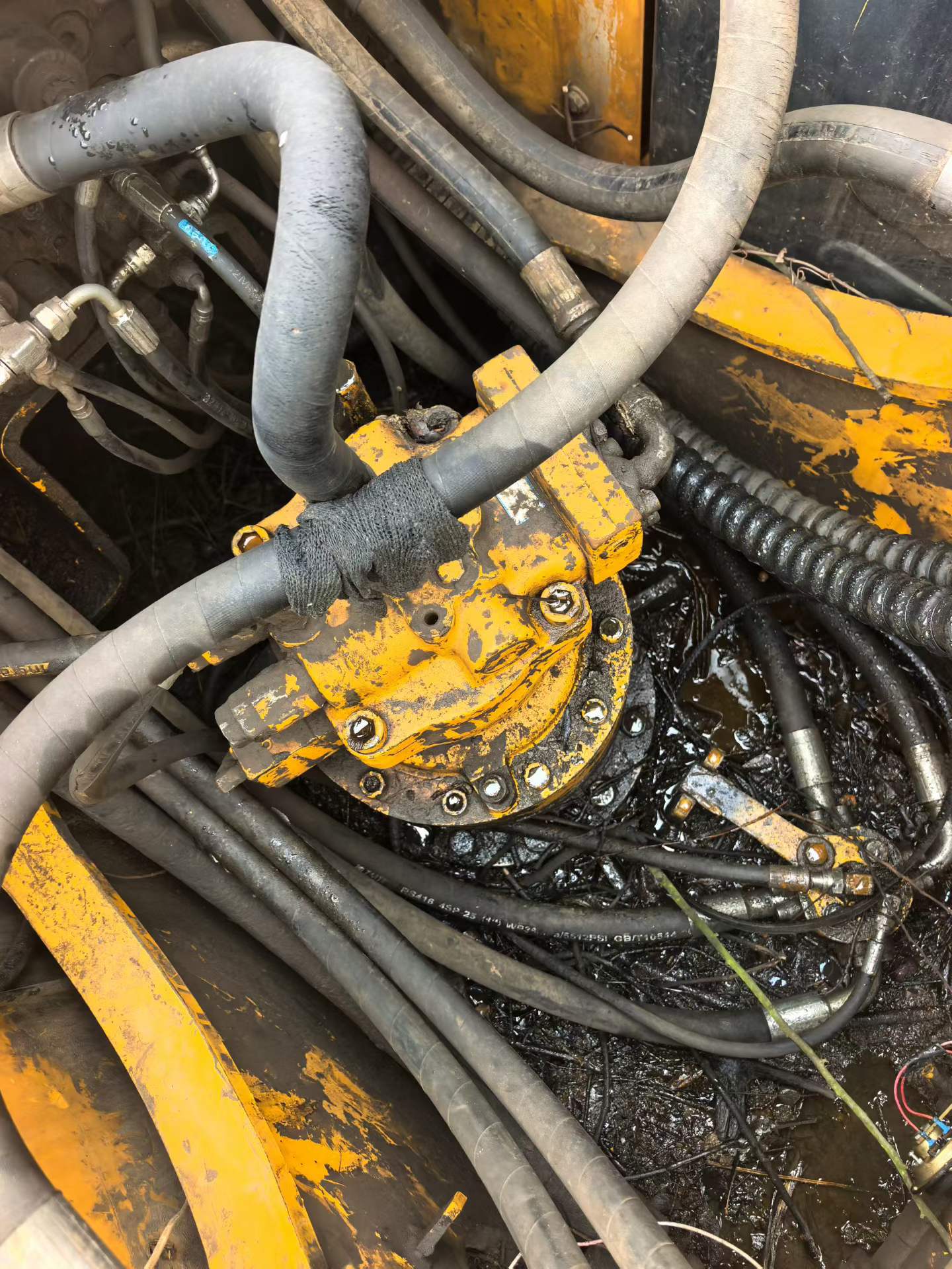 Buy Hyundai R215-7C Used Excavator / 6